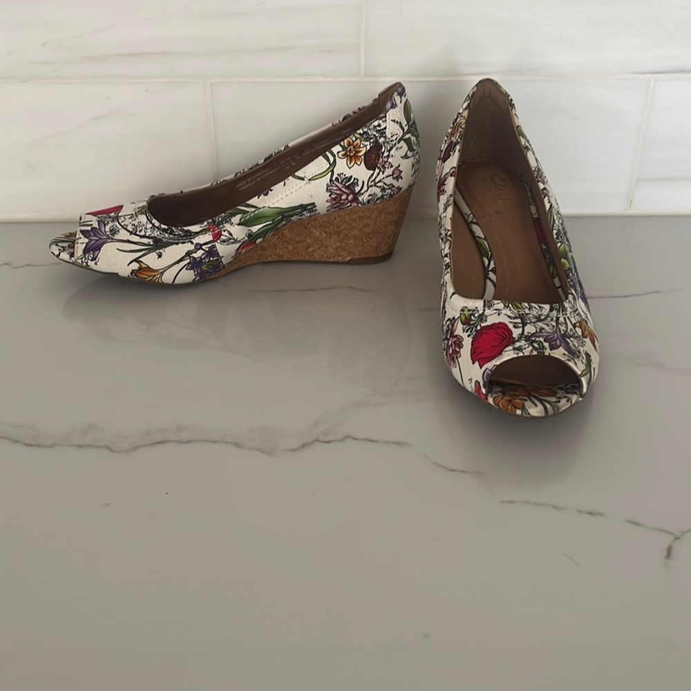 Clark Burmese Art Floral Peep Toe Cork Wedge Size 8